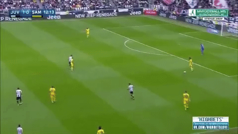 Allegri S Juventus Set Up In 3 5 2 Defending With The Ball